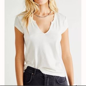 FREE PEOPLE white vneck tee (size xs)
